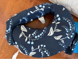 Nursing pillow