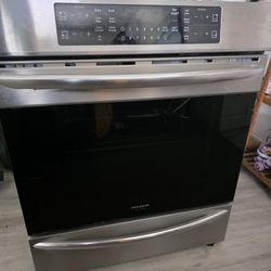 Frigidaire Gallery 30” Induction Range with Air Fry (Oven NEVER Used!)