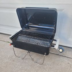 Weber Table Top Portable BBQ Grill/ Asador Portatil 