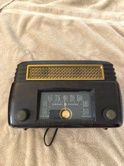 GE Vacuum Tube Radio model 202