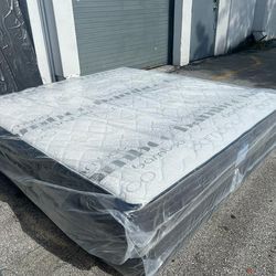 NEW MATTRESS KING SIZE PLUSH WITH BOX SPRING