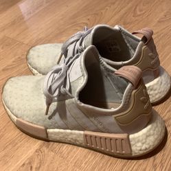 Adidas NMD Women Sneaker Size 7