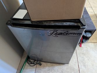 Small refrigerator works good