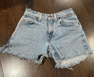 Vintage Levi’s 560 Cutoff Denim Shorts – Size 12 Regular 1694