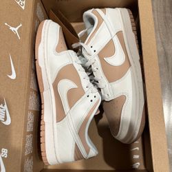 Tan Nike Dunk