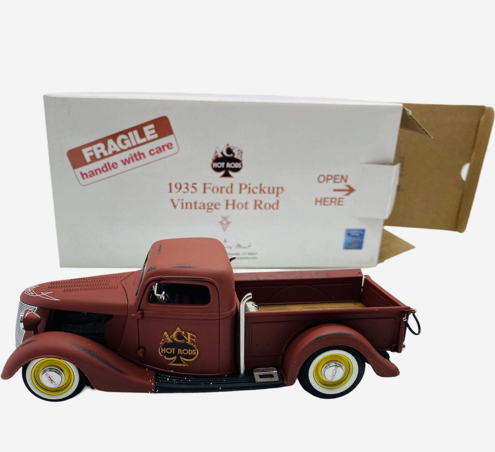 Danbury Mint 1935 Ford Vintage Hot Rod Pickup 1:24 Scale