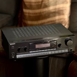 Sony STR-D390 40W/channel AM/FM Stereo receiver - MINT