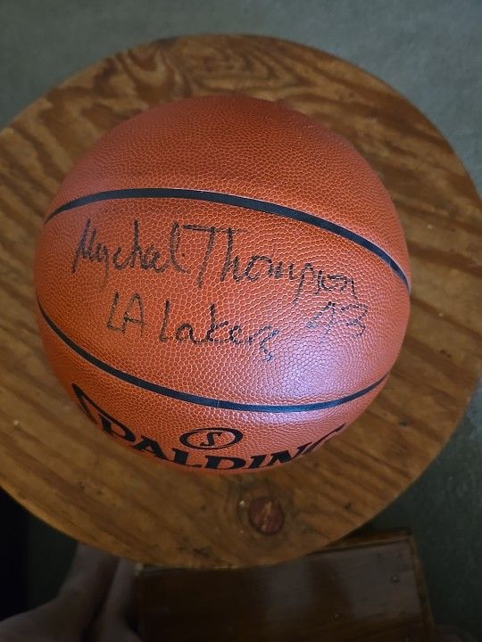 Los Angeles LAKERS signed Basketball,  MYCHAL THOMPSON #43
