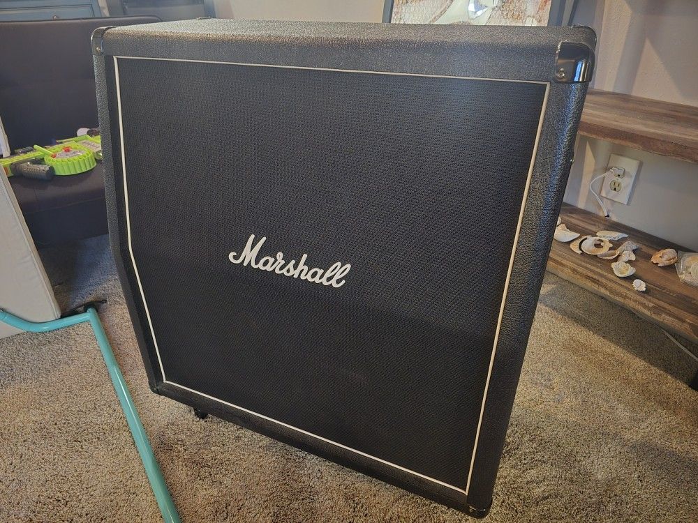 Marshall Guitar Amplifier MX412A 4x12 240W Angled Cabinet