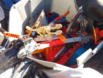 BIG STORAGE TUB OF HOT WHEELS MATCHBOX RACETRACKS