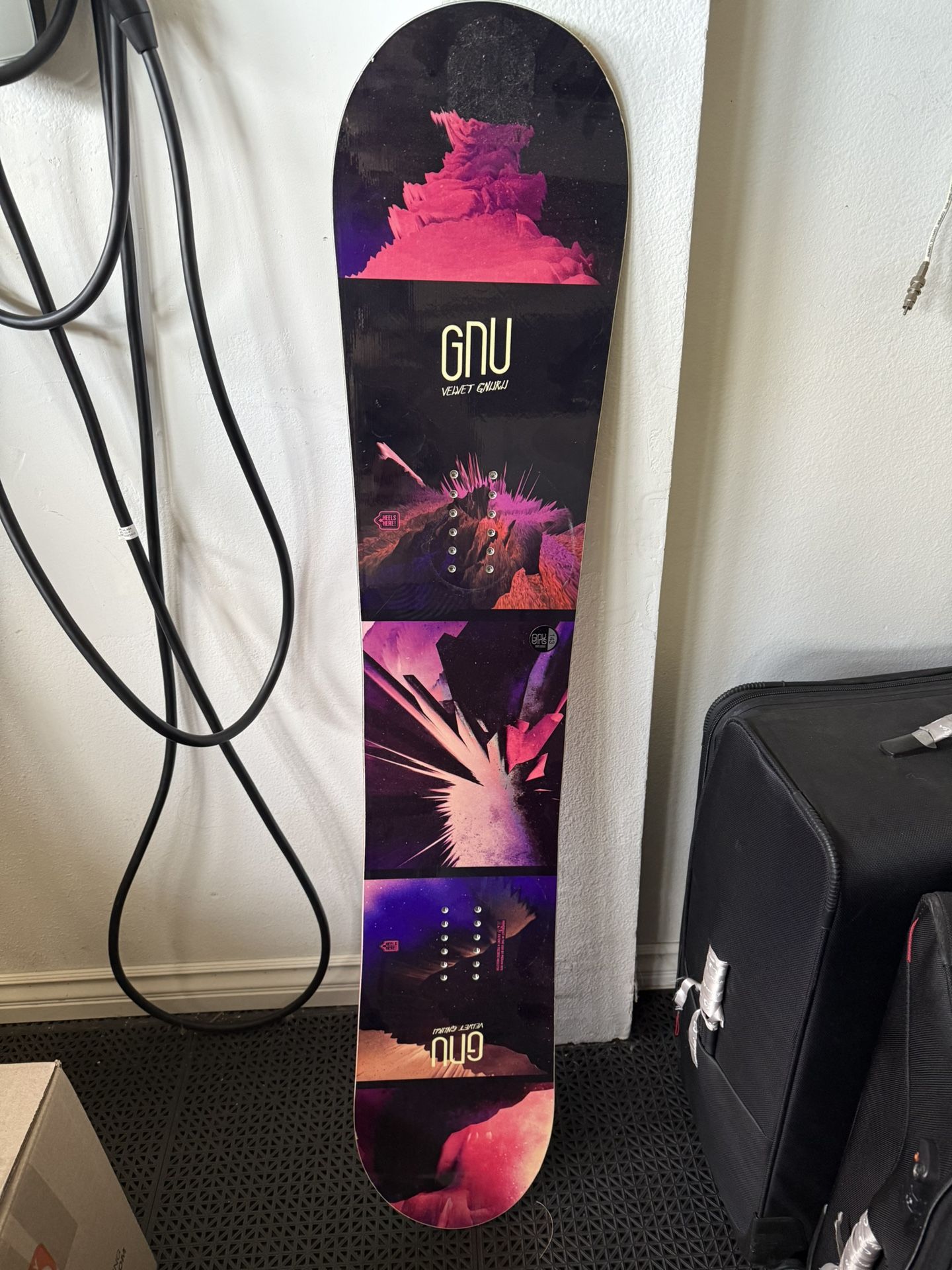 GNU Velvet Gnuru Asym EC2 BTX Snowboard 143cm