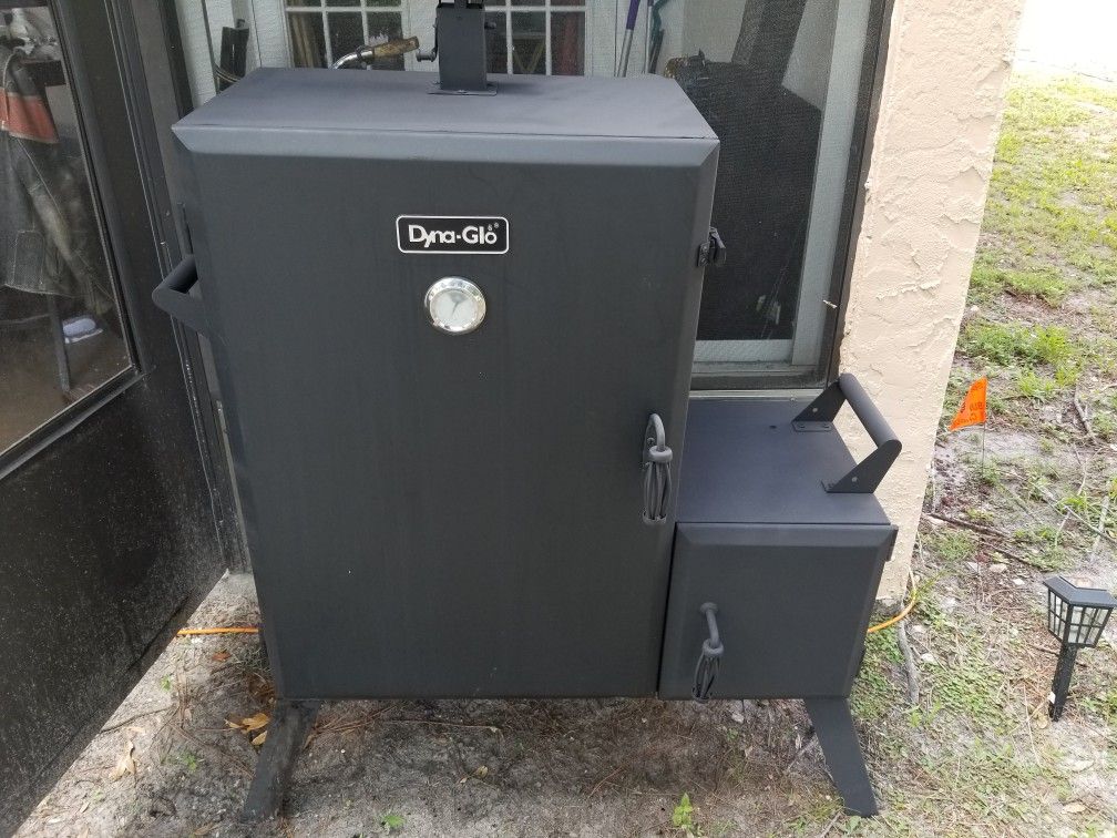 Dyna Glo Wide Body Smoker for Sale in New Port Richey, FL - OfferUp