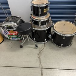 Kids mini drum set