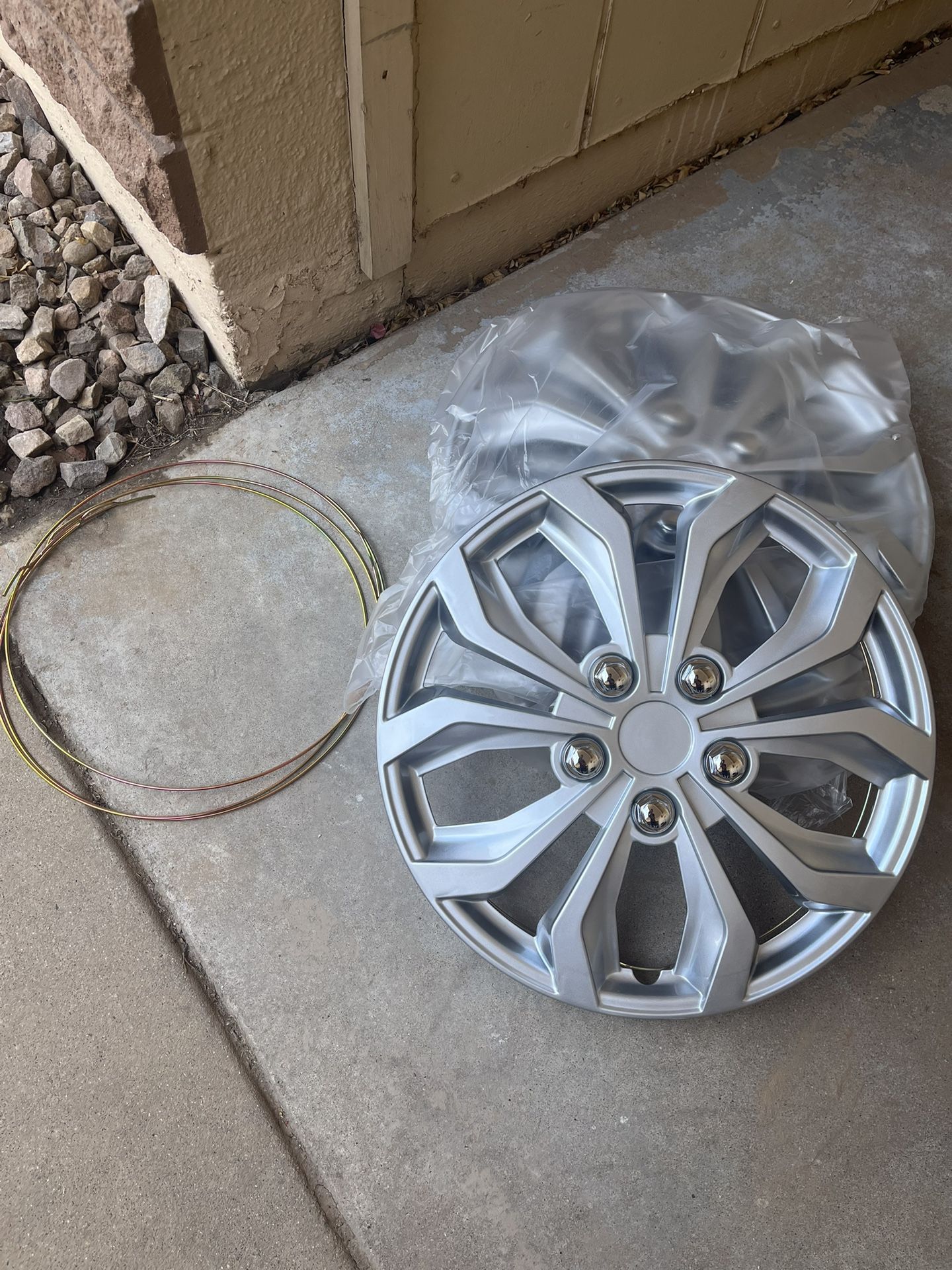 Hubcaps, New 14”, (4) With Rings