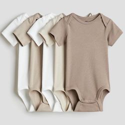Brand New With Tags H&M Baby Gender Nuetral Bodysuits And Joggers ! 