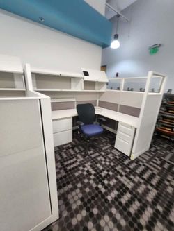 Like New cubicles GREAT CONDITION- 40 Available