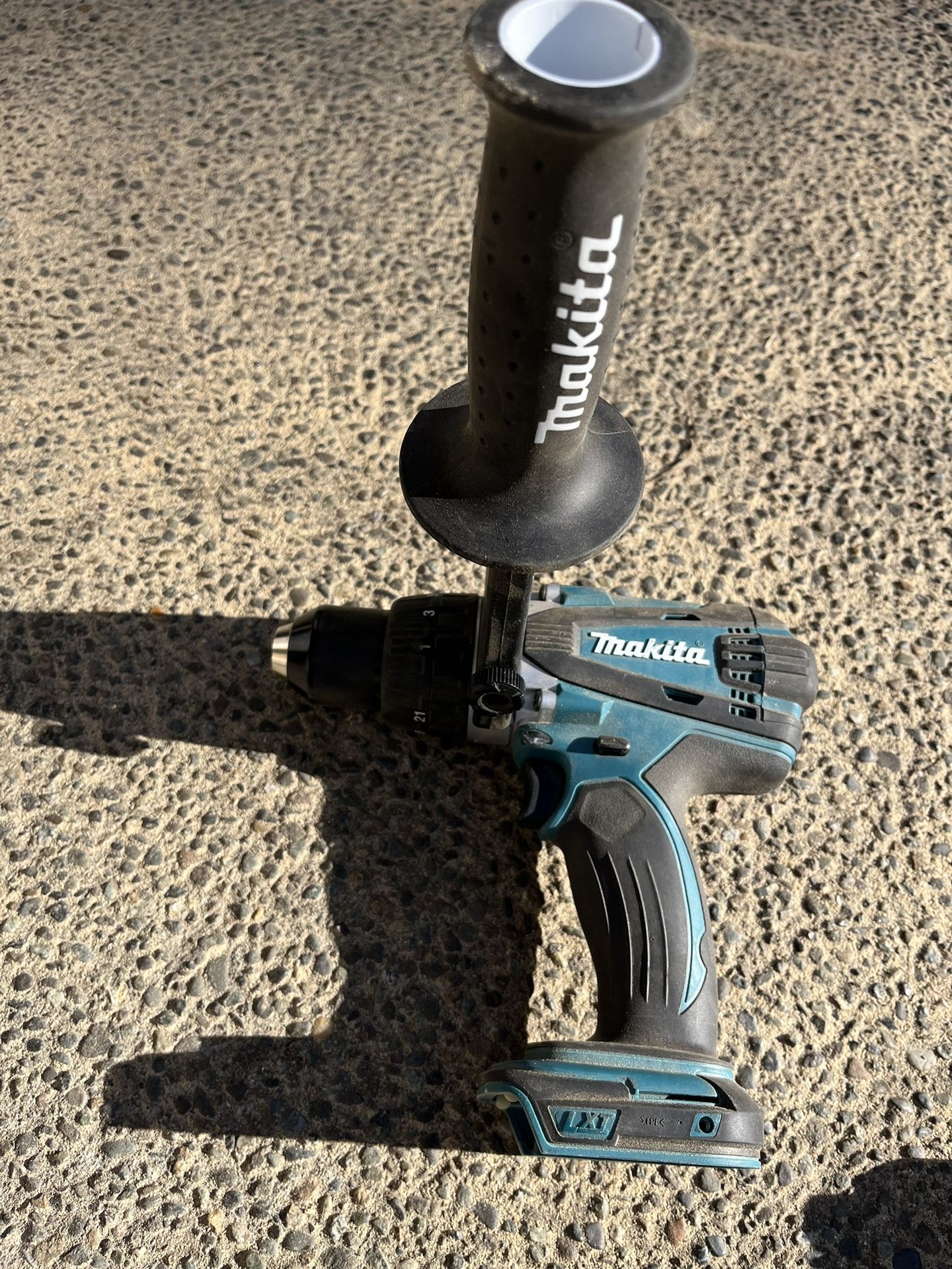 Makita 1/2” 18 Volt Hammer Drill With Handle
