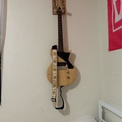 Saga wood guitar 