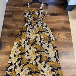 Brand New Woman’s Forever 21 brand Yellow Floral Dress Up For Sale 