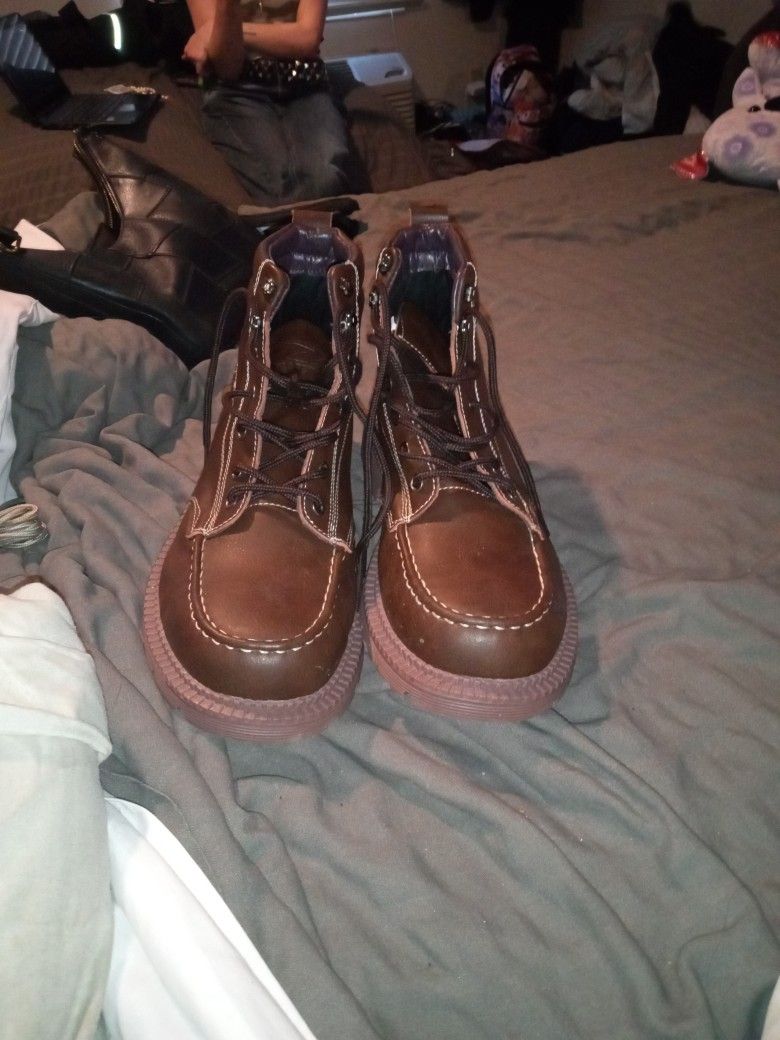 Brown Size 12.5 Men's Steel Toe Boots.