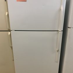 GE Refrigerator  Ex Large White Excellent . Warranty  . Delivery Available . 2203 Fowler St. 33901