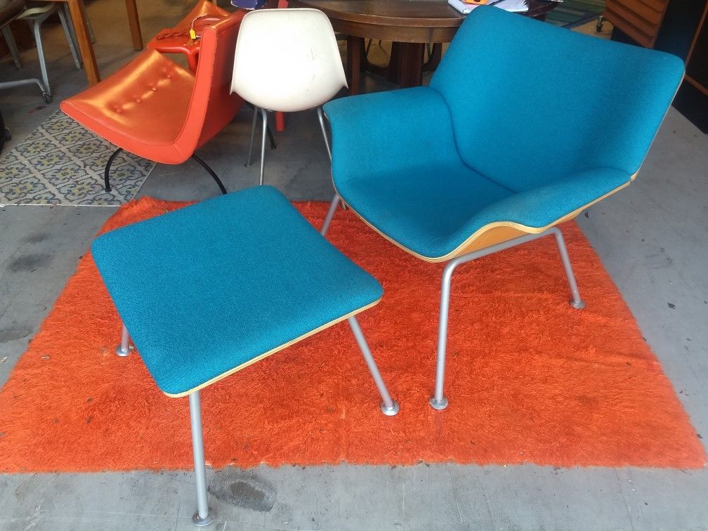 Herman Miller Lounge Chair and ottoman