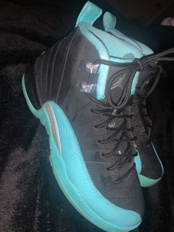 Jordan 12’s size 4y