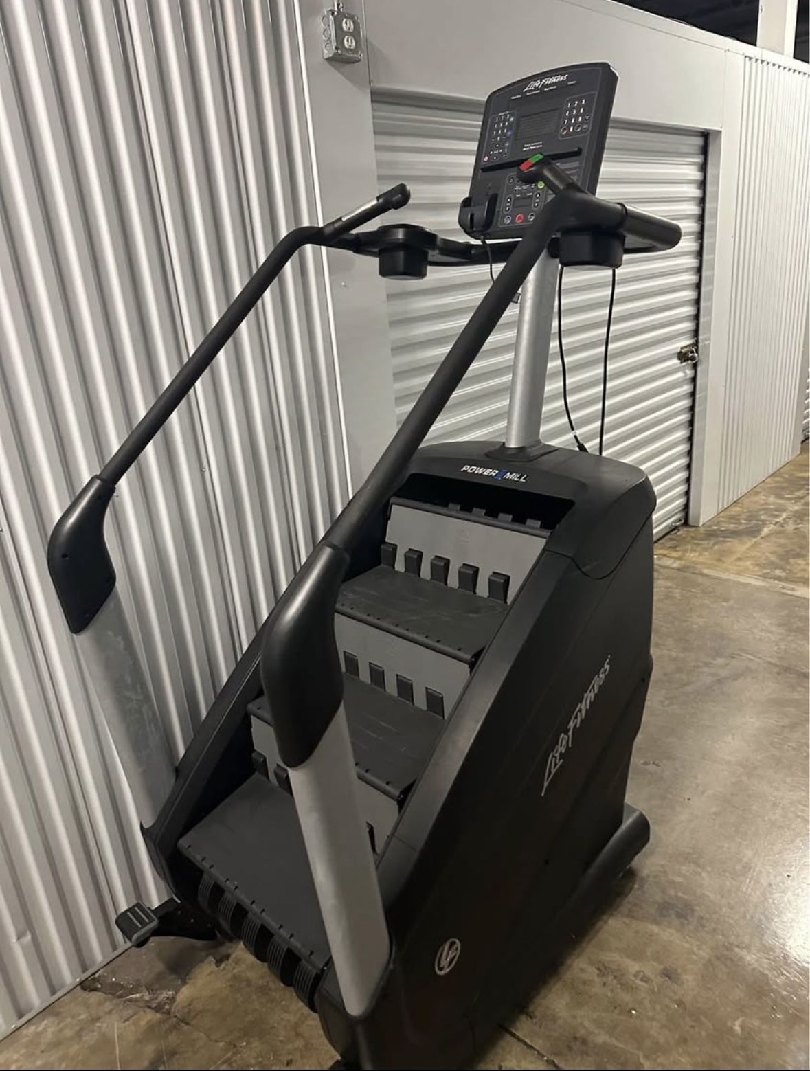 Stepmaster life fitness integrity series powermill stepmill climber stepper like new