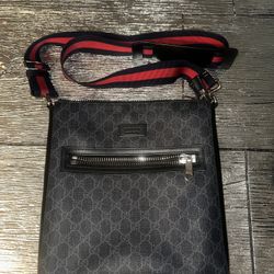 Gucci Men’s GG Messenger Bag