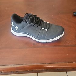 Under Armour Sneakers