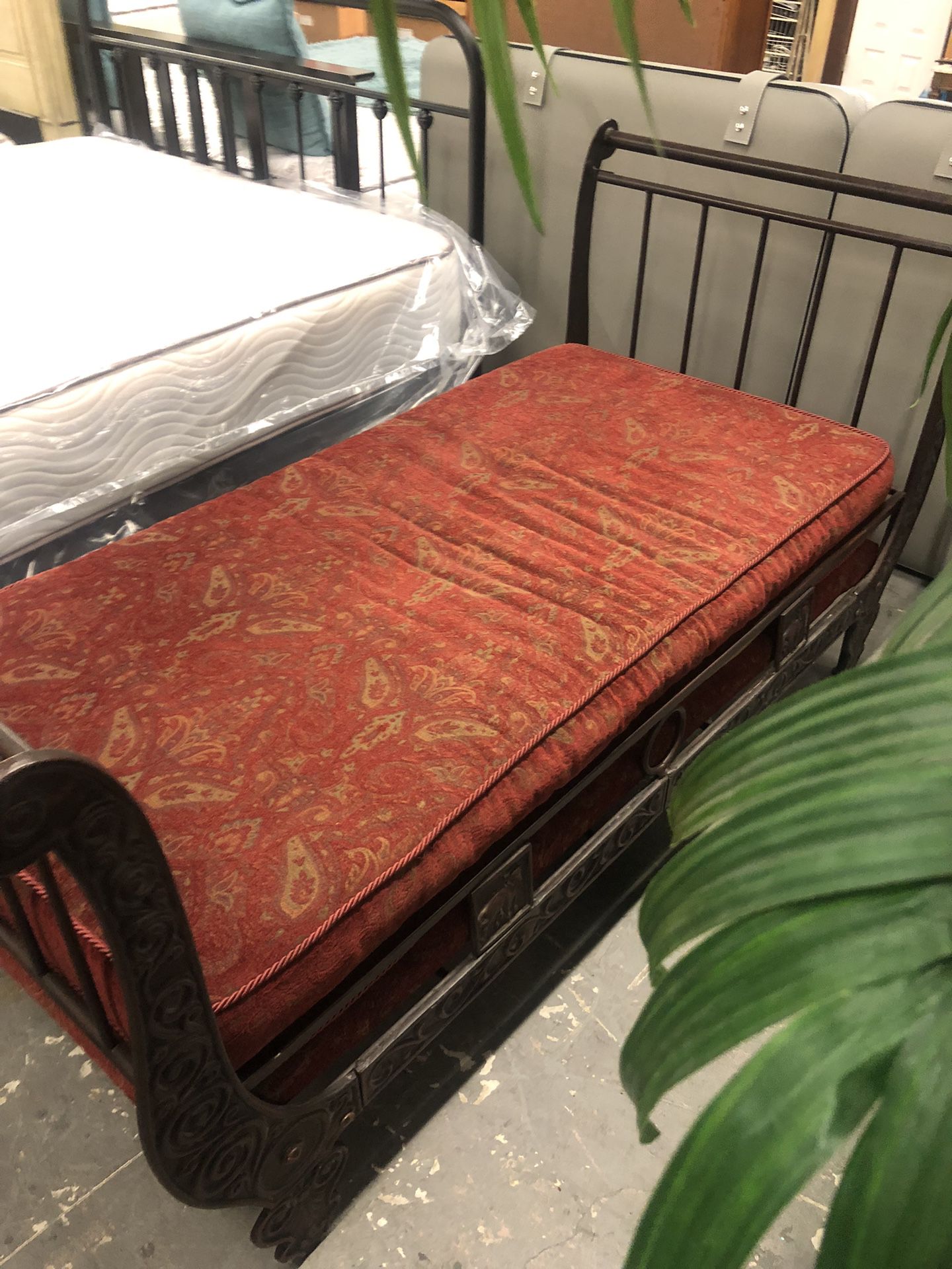 Beautiful Unique Antique Iron Cast Twin Bed