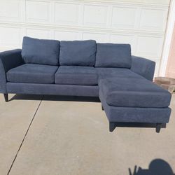 Modern Living Spaces Sectional Sofa W/ Chaise - Like New