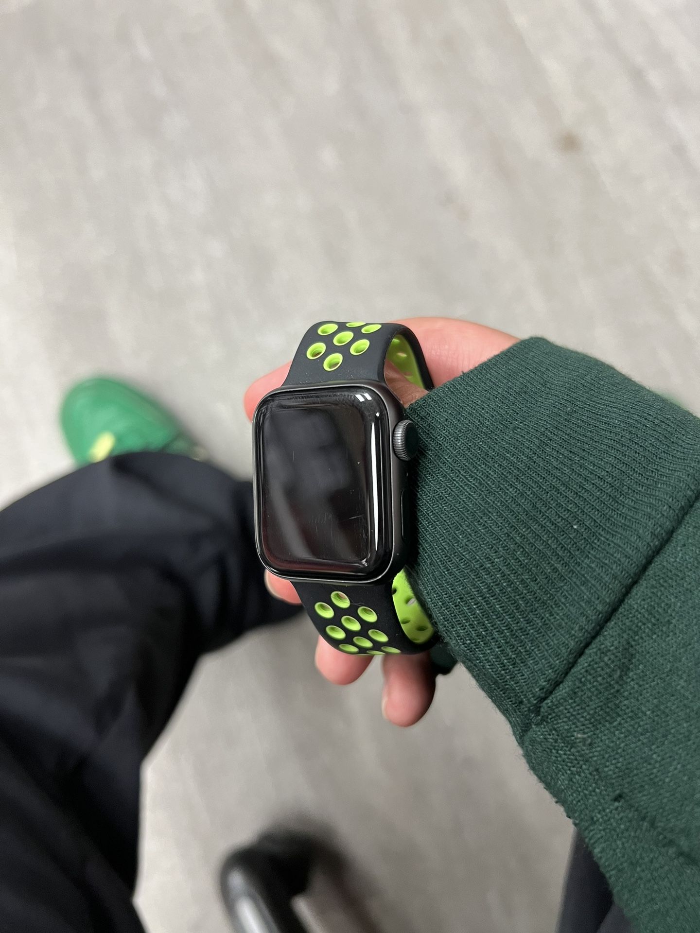 Apple Watch Series 5 40mm GPS ($80 Down Finance),All Products : American Fashion Style Bags On Sale