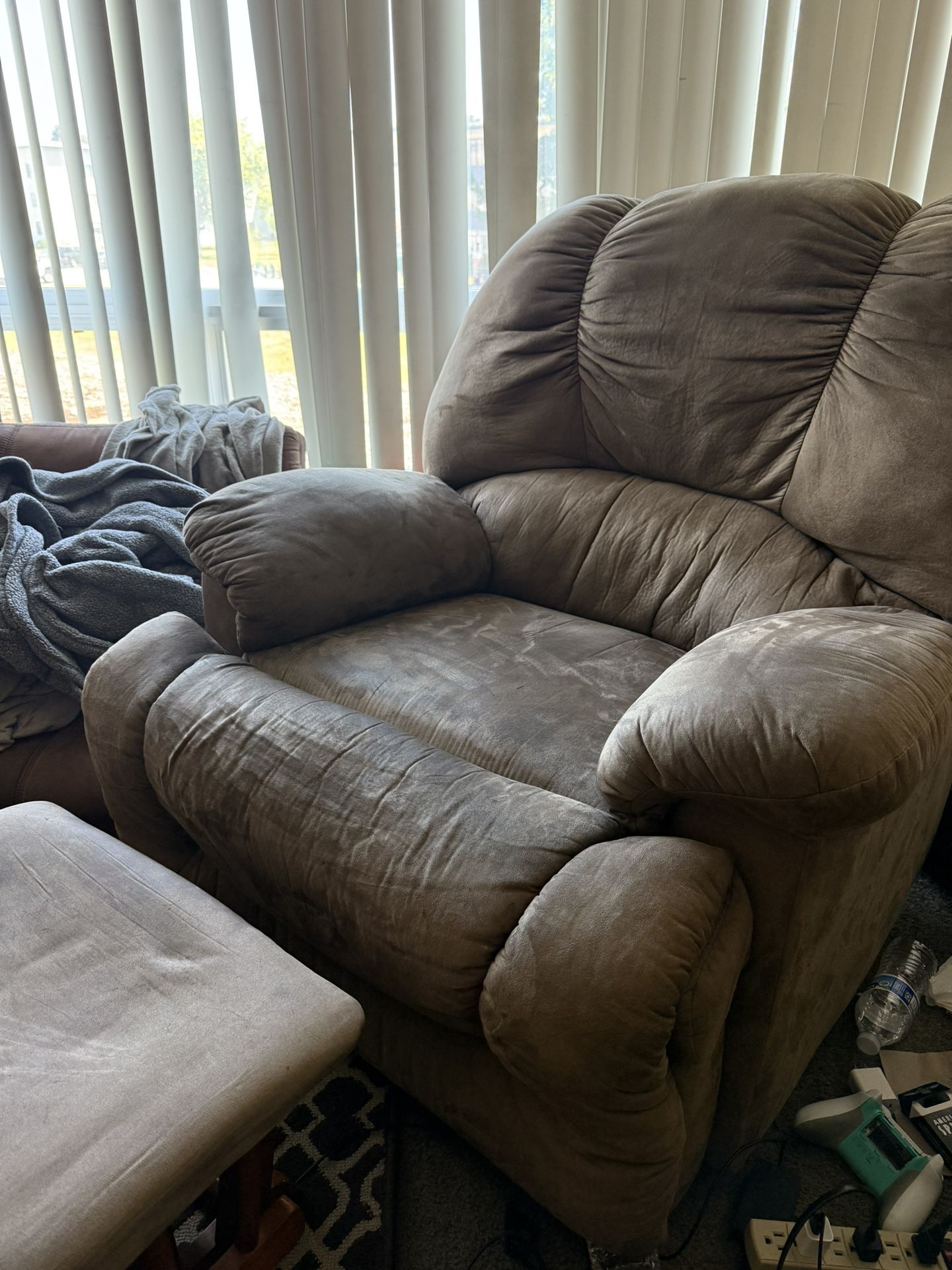 Comfortable Reclining Rocking Chair With Leg Rest