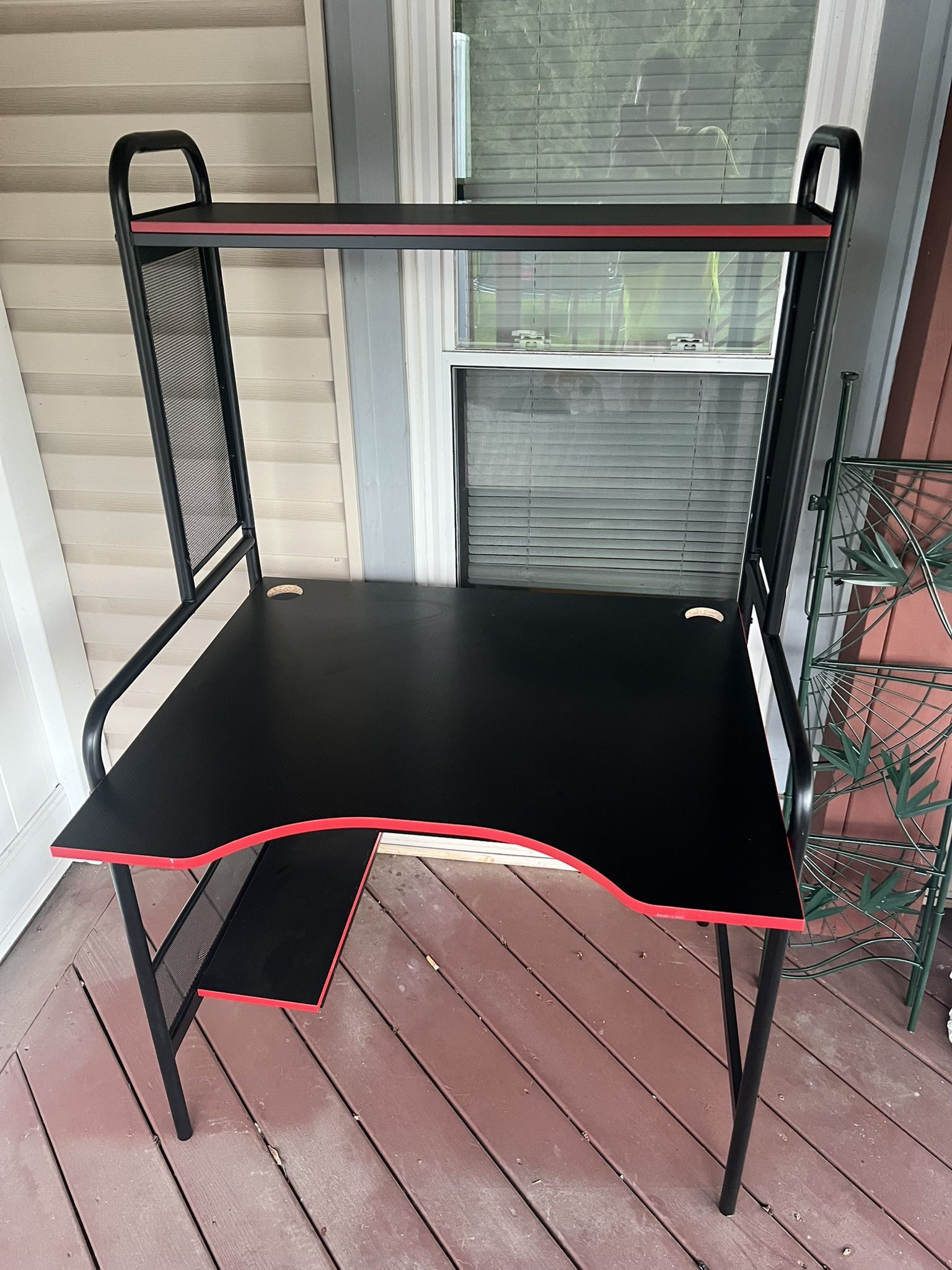 X-ROCKER GAMING DESK