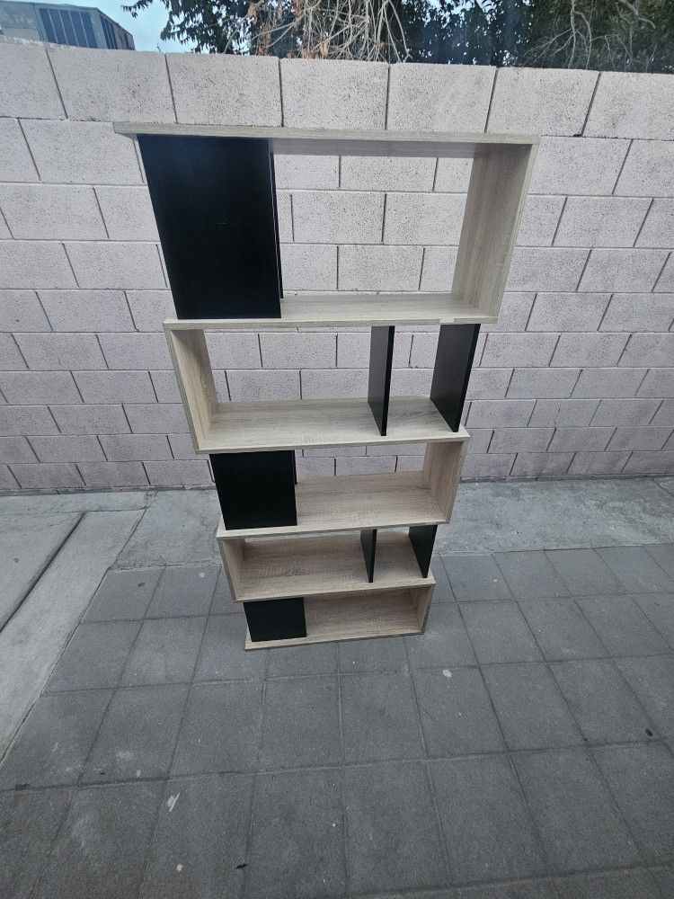 Asymmetrical Storage/organization Shelf