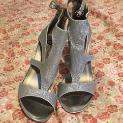 Michael Antonio silver glitter metallic heels size 7