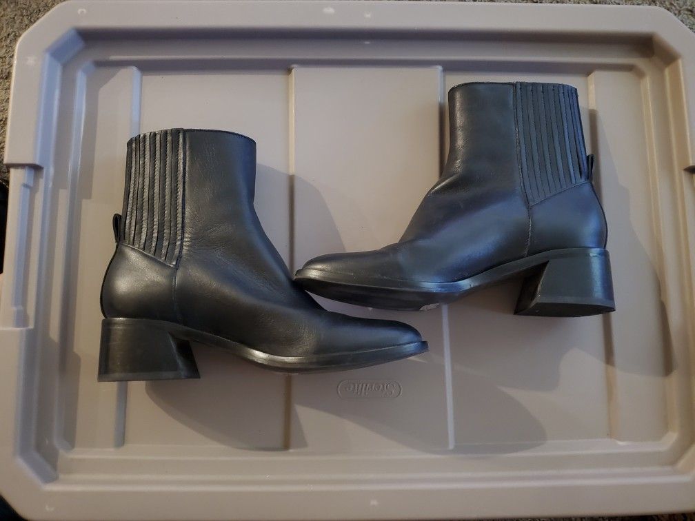 Dolce Vita Layton Leather Onyx Booties-8.5