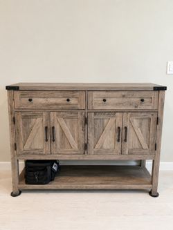 Darius 47.2" Wood Console Table