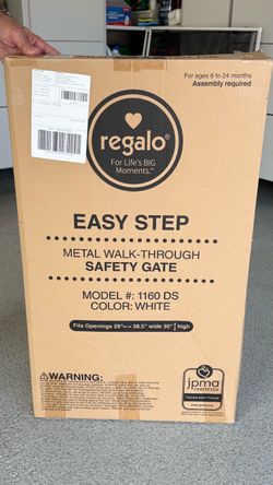 Baby/todler/pet -Regalo Easy Step Metal Walk-Through Safety Gate