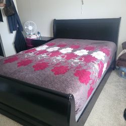 Queen bedroom set