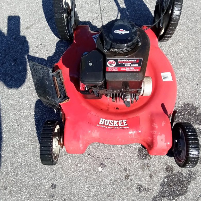 Huskee push mower deals