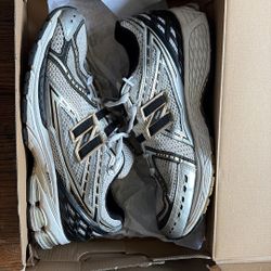 New Balance 1906R White Black Gray Mesh Lace-Up  Sneakers Low Top