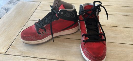Jordan youth high tops size 4Y