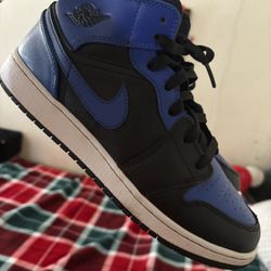 Jordan’s 1 Mid Royal Blue 