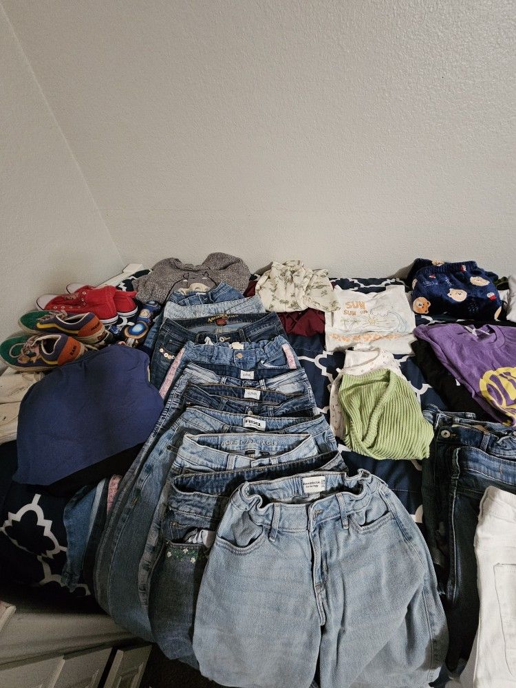 Girls/Jr.s Clothing