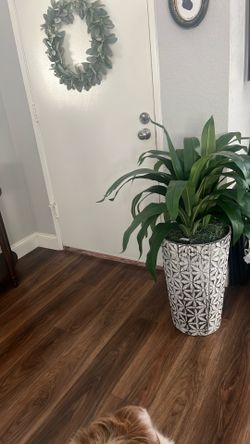 Artificial decorative plant