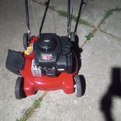 Yard Machine Push Lawnmower 