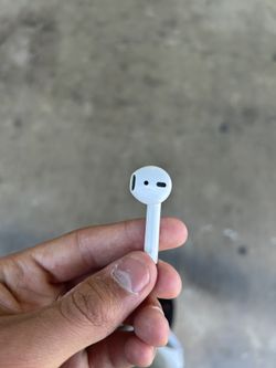 1st Gen Right AirPod 
