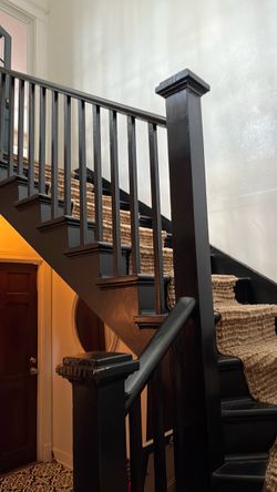 Furnished 2BR, 1BA Upstairs unit of duplex w/ sunroom